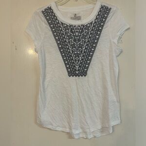 NWT This is a Cupio Women's Short Sleeve Embroidered Knit Top.